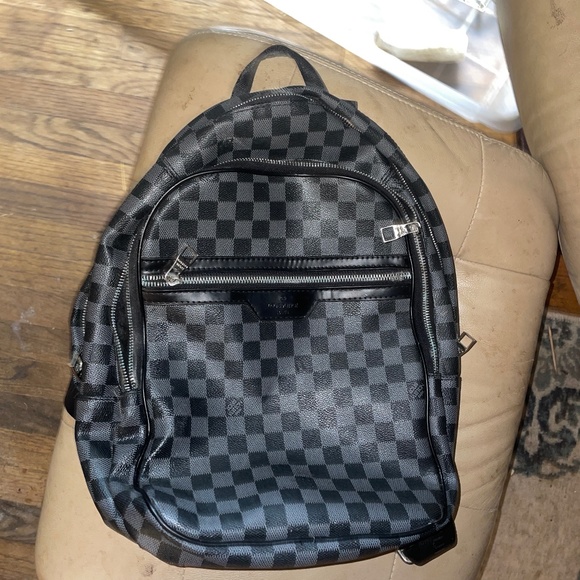Louis Vuitton checked bag - Picture 1 of 4